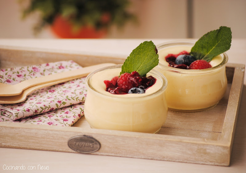 Crema de mascarpone con frutos del bosque