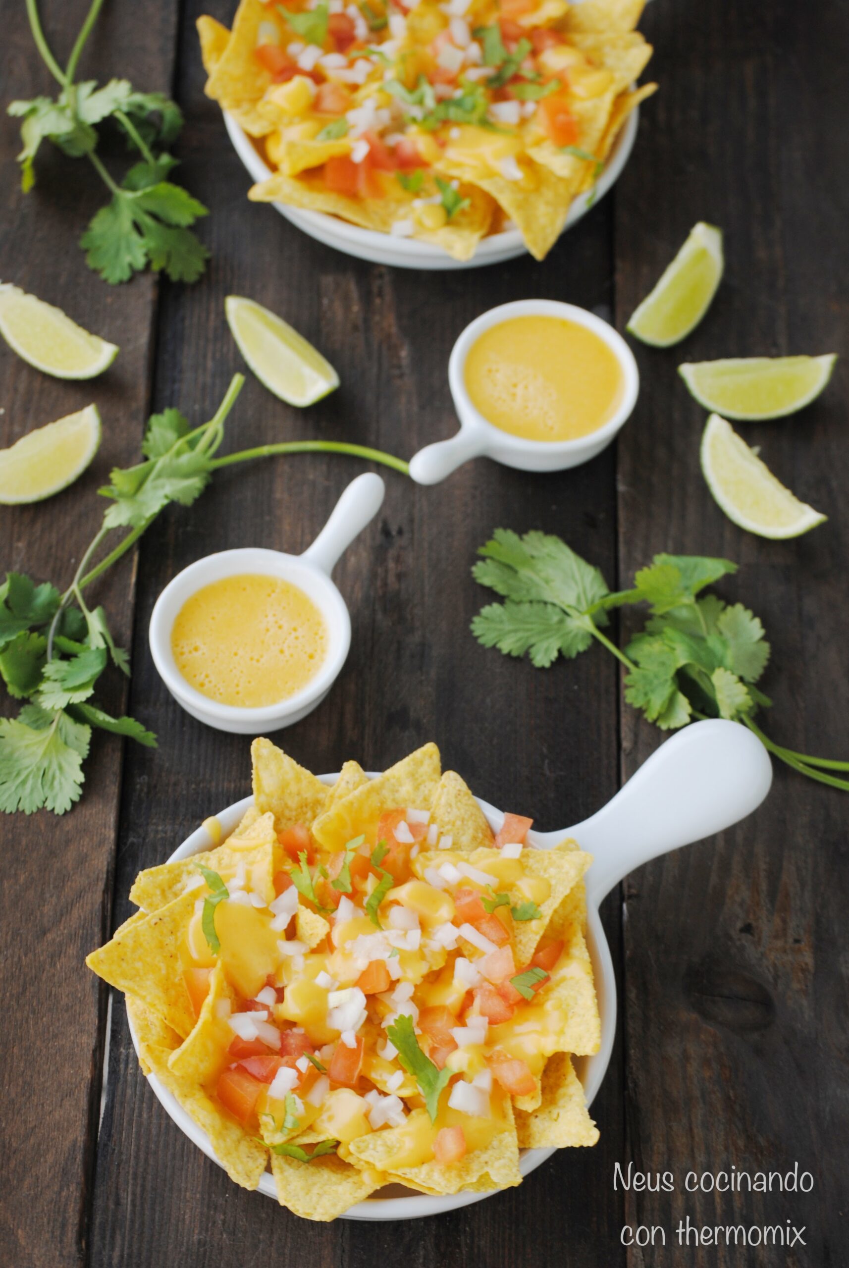 Nachos con salsa cheddar y pico gallo con Thermomix