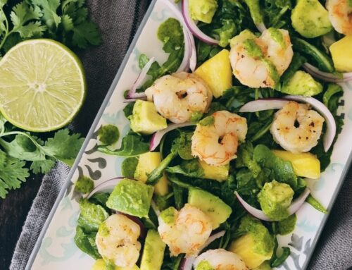 Ensalada de langostinos con aliño de cilantro